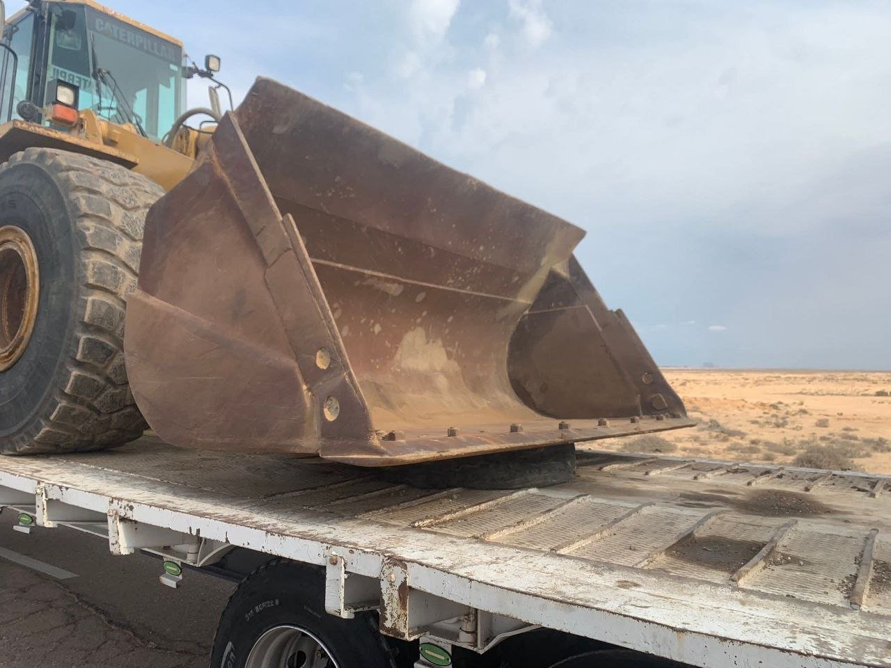 Caterpillar loader for sale in Por Said, Caterpillar 966F2 model 1995 available in Port Said, the best site for selling trucks and heavy equipment in Egypt