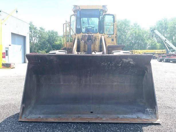 Caterpillar loader for sale in Cairo, Caterpillar 966D model 1995 located in Cairo, the best website for selling trucks and heavy equipment in Egypt