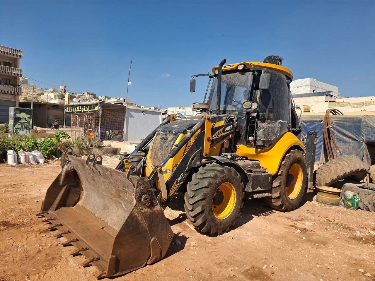 JCB loader for sale in Giza, JCB 120 model 2012 located in Giza, the best site for selling trucks and heavy equipment in Egypt