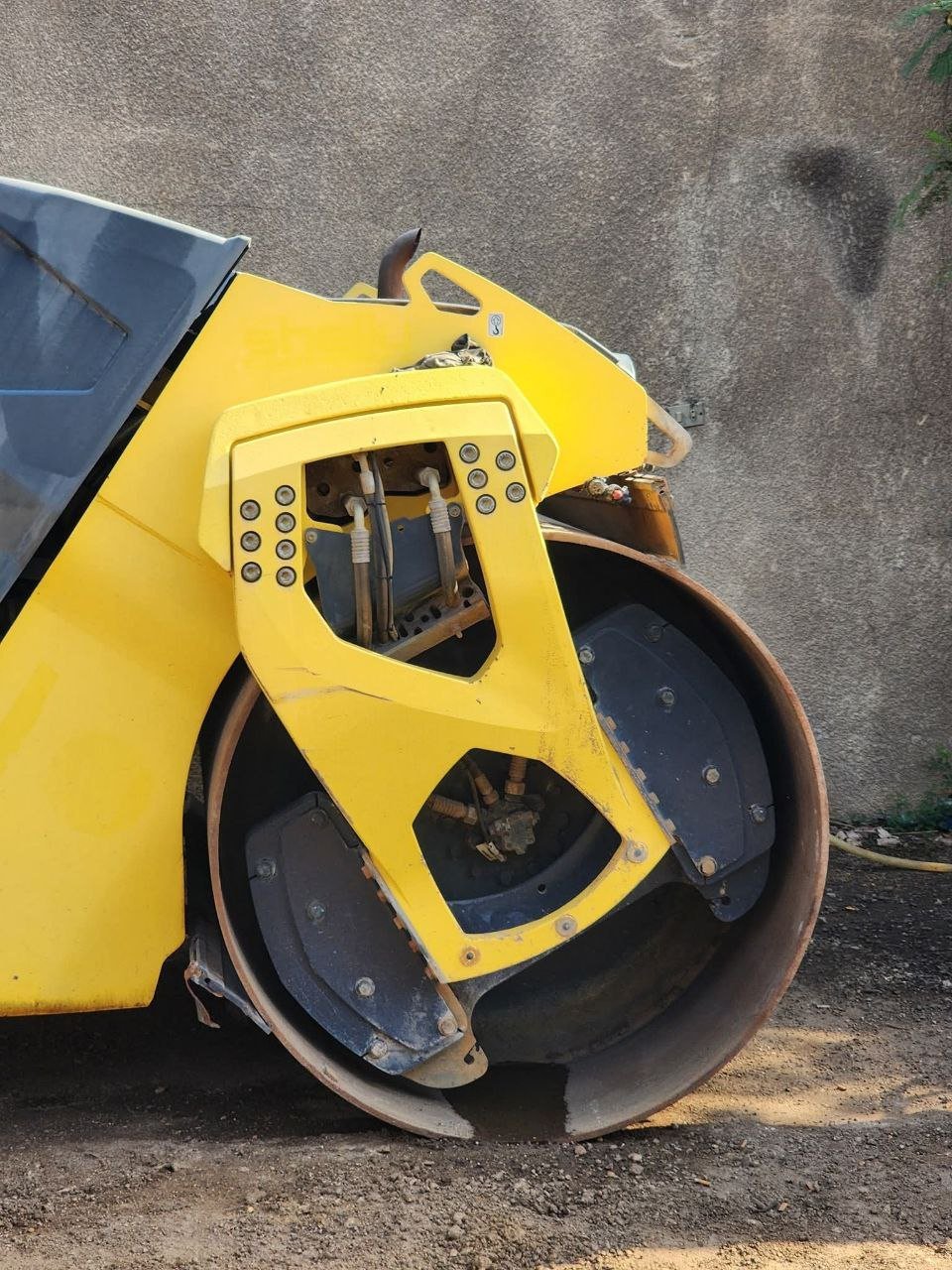 Bomag roller for sale in Beheira, Bomag 190 model 2014 available in Beheira, the best site for selling trucks and heavy equipment in Egypt