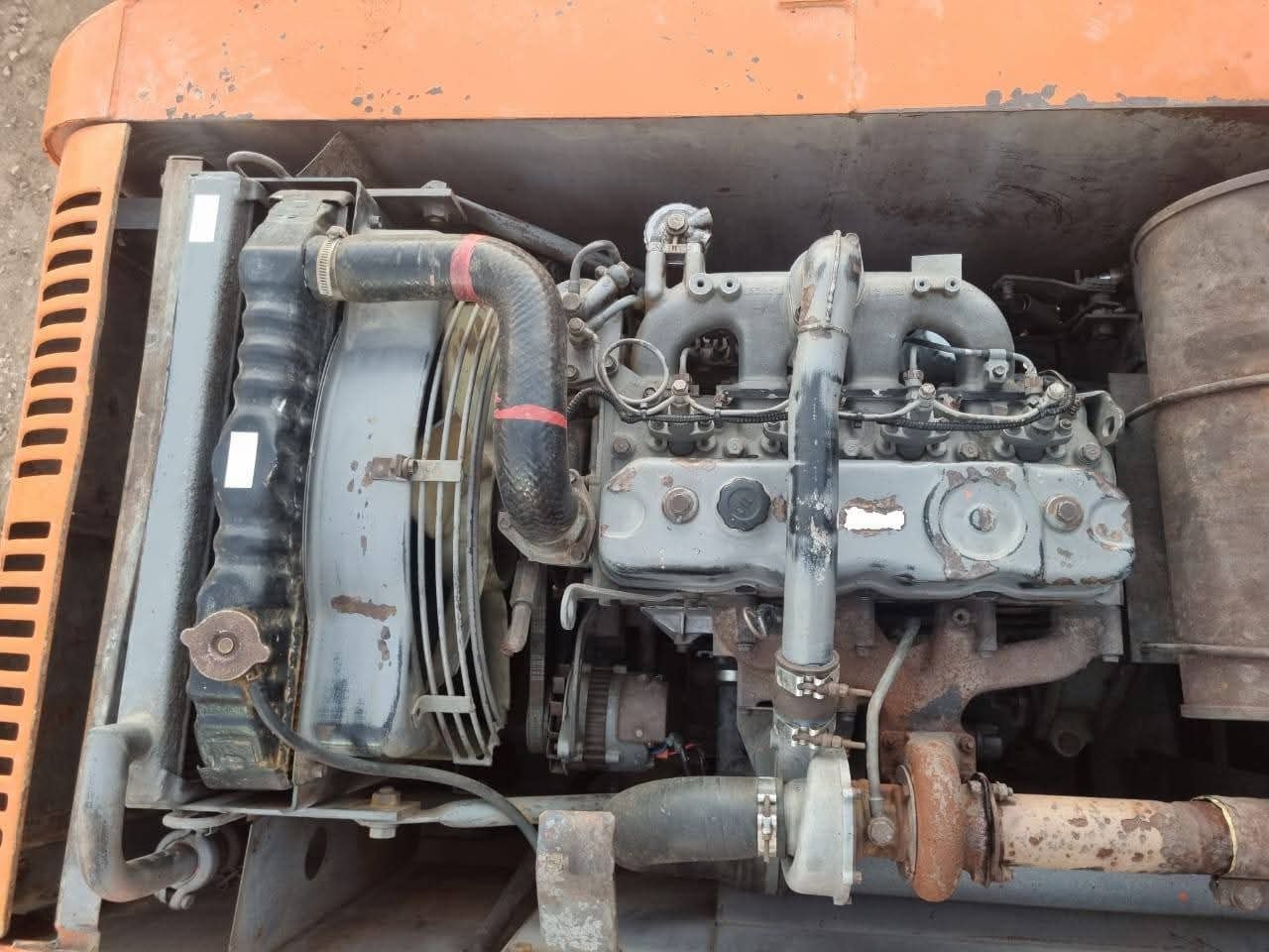 Hitachi excavator for sale in Mansoura, Hitachi 120 model 2010 located in Mansoura, the best site for selling trucks and heavy equipment in Egypt