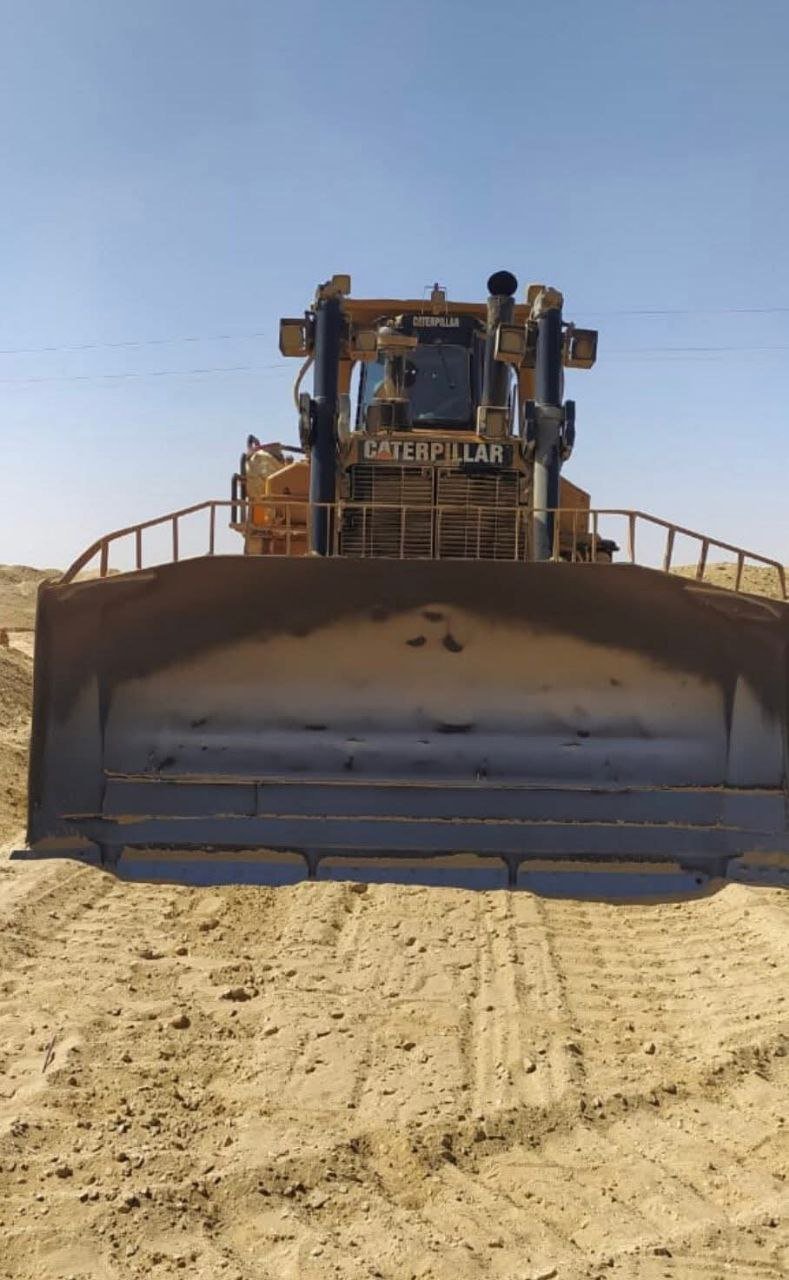 Caterpillar bulldozer for sale in Mansoura, Caterpillar 8L model 1985 located in Mansoura, the best site for selling trucks and heavy equipment in Egypt
