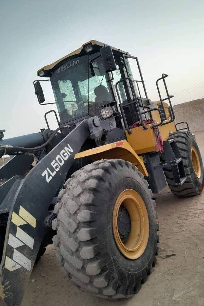 لودر CMG للبيع في الجيزة,  CMG 50 موديل 2004 تواجد الجيزة, أفضل موقع لبيع الشاحنات والمعدات الثقيلة في مصر