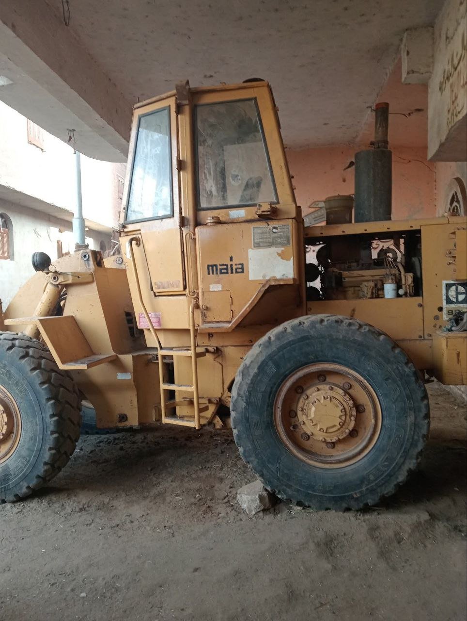 Caterpillar loader for sale in Mansoura, Caterpillar 920 model 1982 located in Mansoura, the best site for selling trucks and heavy equipment in Egypt