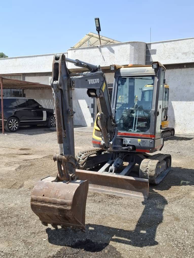Volvo excavator for sale in Cairo, Volvo 320 model 2006 located in Cairo, the best site for selling trucks and heavy equipment in Egypt