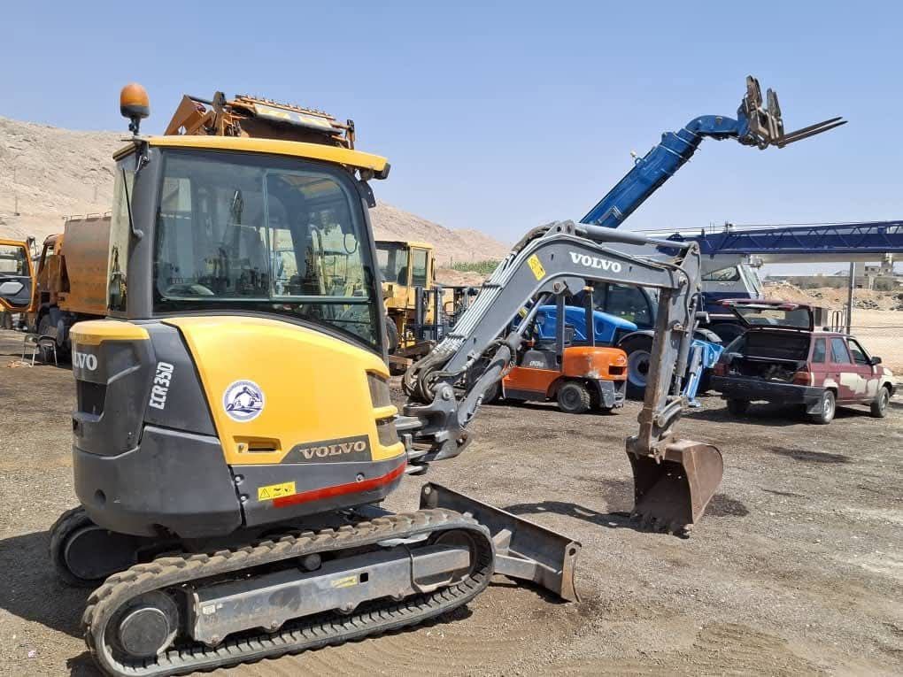 Volvo excavator for sale in Cairo, Volvo 320 model 2006 located in Cairo, the best site for selling trucks and heavy equipment in Egypt