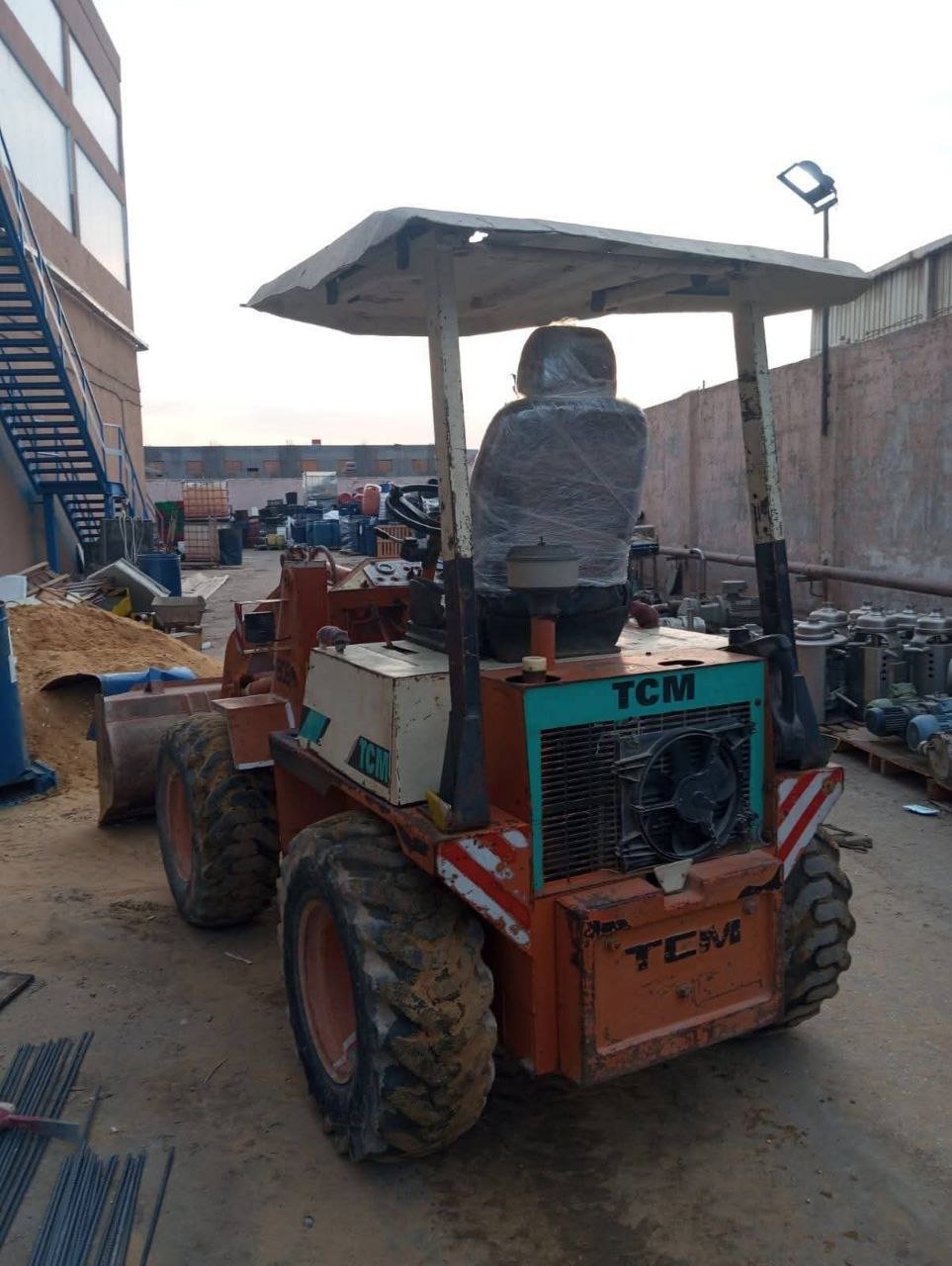 TCM loader for sale in Cairo, TCM 808 model 2002 located in Cairo, the best site for selling trucks and heavy equipment in Egypt