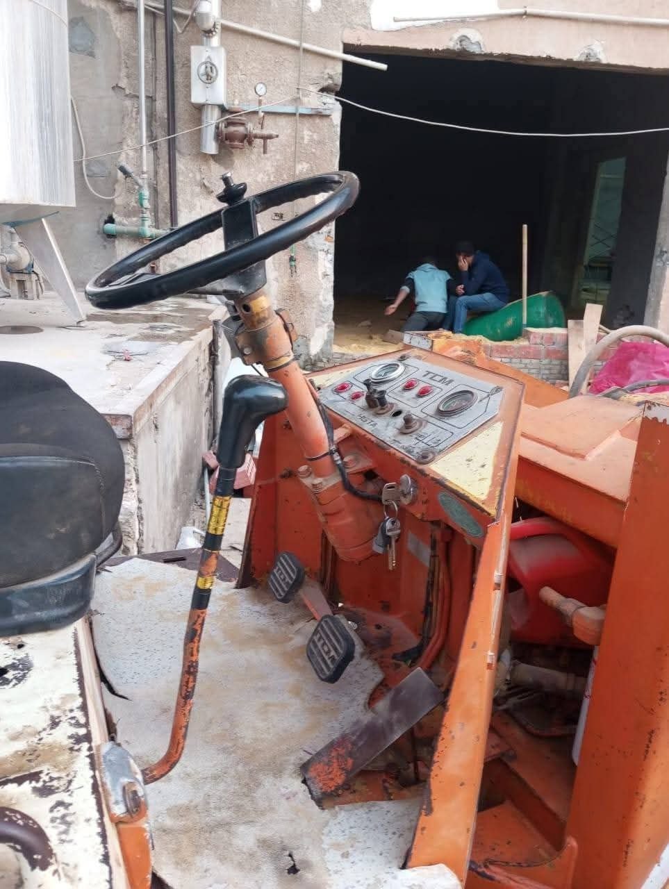 TCM loader for sale in Cairo, TCM 808 model 2002 located in Cairo, the best site for selling trucks and heavy equipment in Egypt