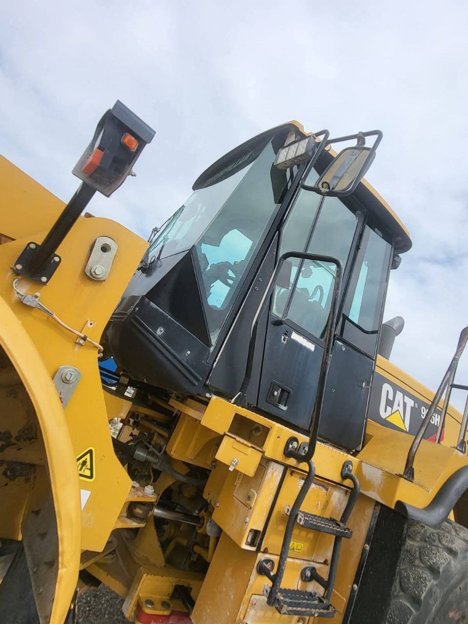 لودر كاتيربلر للبيع في القاهرة,  كاتيربلر 966 موديل 1999 تواجد القاهرة, أفضل موقع لبيع الشاحنات والمعدات الثقيلة في مصر