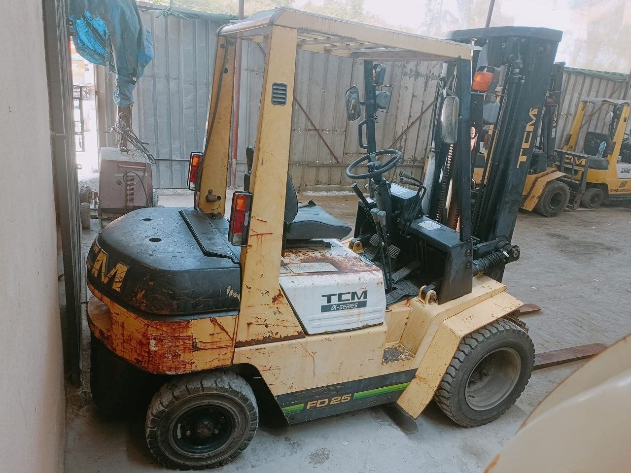 Forklift TCM for sale in Mansoura, TCM 25 model 2006 located in Mansoura, the best site for selling trucks and heavy equipment in Egypt