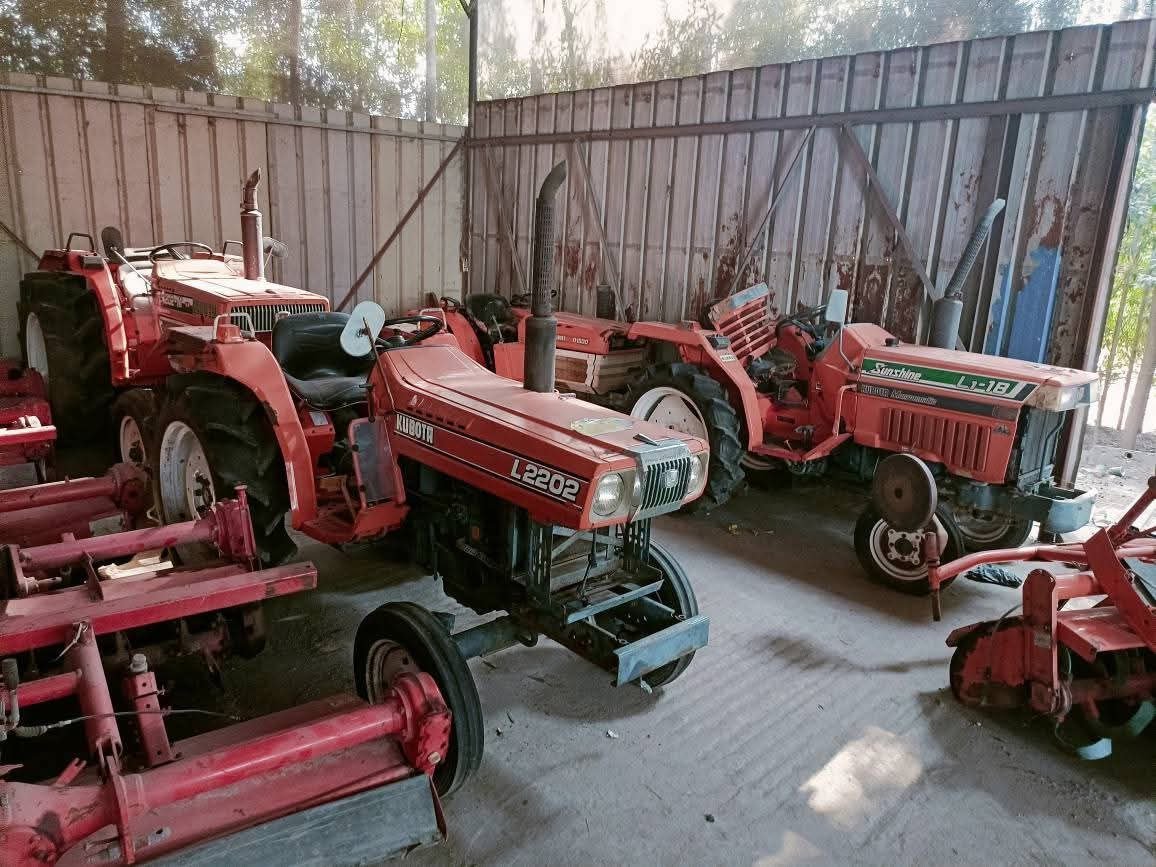 Kubota tractor for sale in Cairo, Kubota 2202 model 2002 available in Cairo, the best site for selling trucks and heavy equipment in Egypt