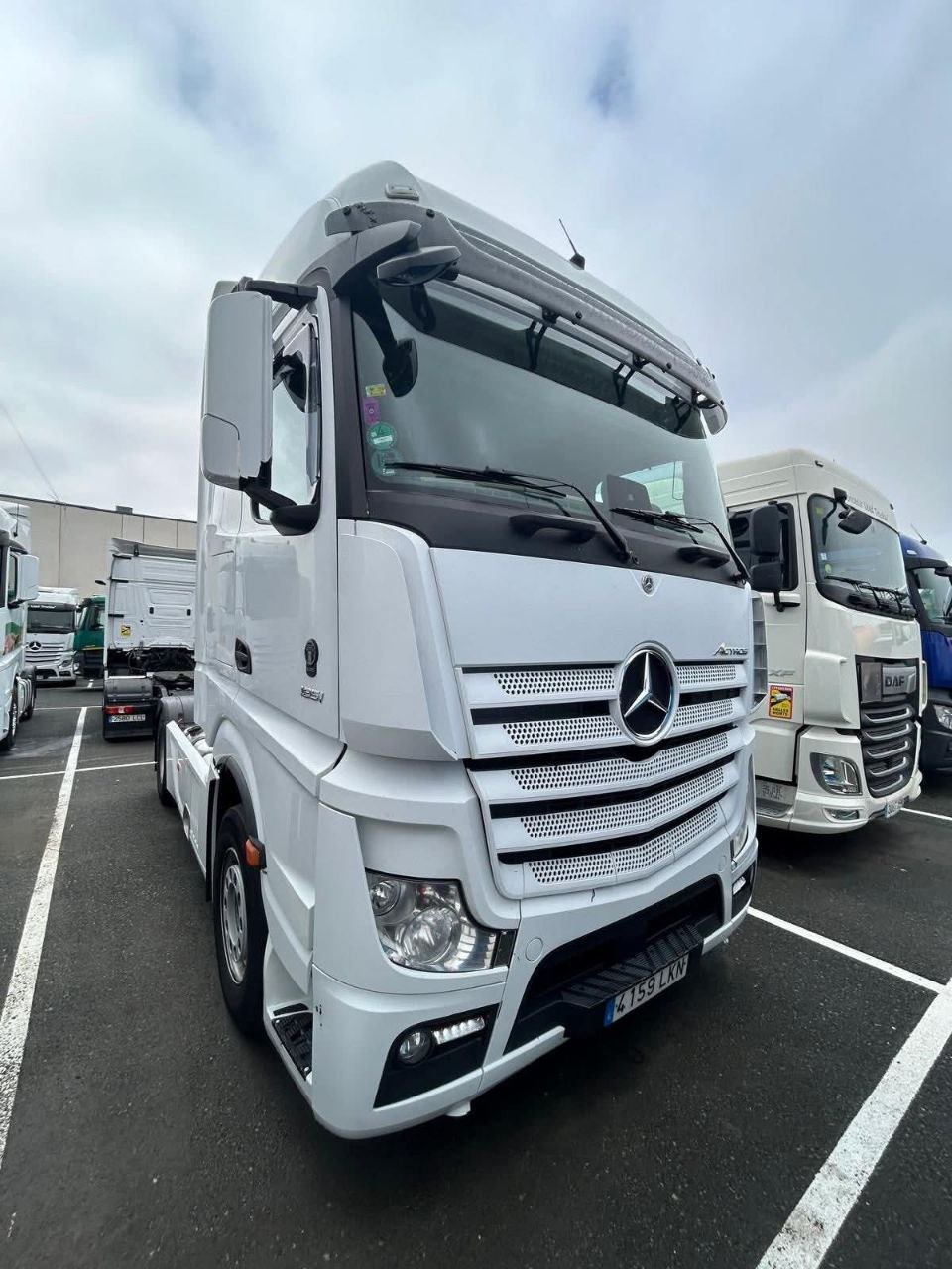 Mercedes truck head for sale in Mansoura, Mercedes MP5 model 2016 available in Mansoura, the best site for selling trucks and heavy equipment in Egypt