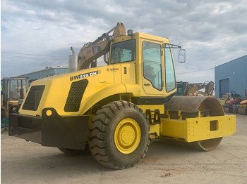 Bomag roller for sale in Assiut, Bomag BW219DH, 2017 model, located in Assiut. The best site for selling trucks and heavy equipment in Egypt.