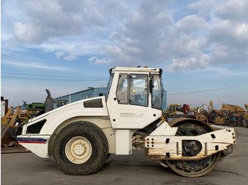 هراسة Bomag للبيع في اسيوط,  Bomag BW213 موديل 2007 تواجد اسيوط, أفضل موقع لبيع الشاحنات والمعدات الثقيلة في مصر