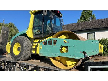 Ammann roller for sale in Cairo, Ammann ASC110 model 2018 available in Cairo, the best site for selling trucks and heavy equipment in Egypt