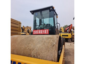 XCMG roller for sale in Giza, XCMG XS183J, 2014 model, located in Giza, the best site for selling trucks and heavy equipment in Egypt