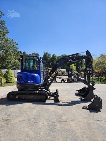 حفار BLU للبيع في الجيزة,  BLU B35 موديل 2024 تواجد الجيزة, أفضل موقع لبيع الشاحنات والمعدات الثقيلة في مصر