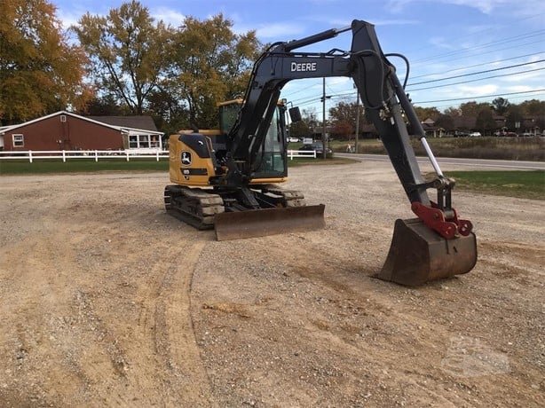 حفار DEERE للبيع في المنصورة,  DEERE 85 موديل 2024 تواجد المنصورة, أفضل موقع لبيع الشاحنات والمعدات الثقيلة في مصر