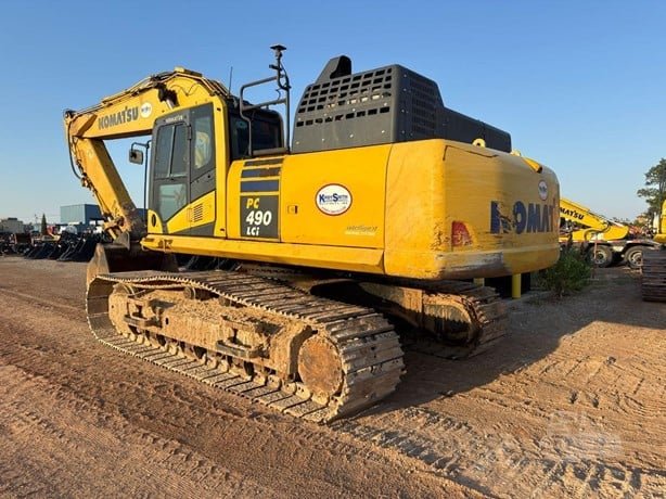 حفار KOMATSU للبيع في المنصورة,  KOMATSU PC490 موديل 2017 تواجد المنصورة, أفضل موقع لبيع الشاحنات والمعدات الثقيلة في مصر