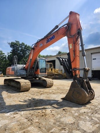 حفار XCMG للبيع في القاهرة,  XCMG XE210CU موديل 2018 تواجد القاهرة, أفضل موقع لبيع الشاحنات والمعدات الثقيلة في مصر