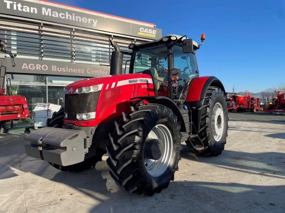 Massey harvester for sale in Cairo, Massey 8737 model 2018 located in Cairo, the best site for selling trucks and heavy equipment in Egypt