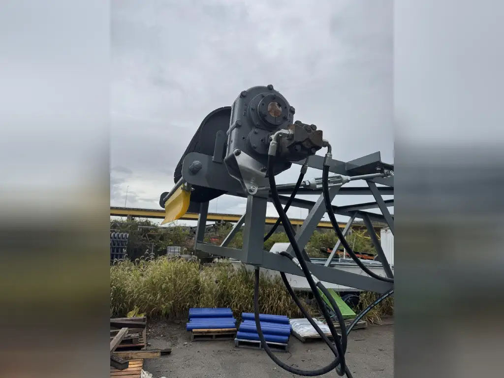 IRON generator for sale in Cairo, IRON 1600s model 2022 located in Cairo, the best site for selling trucks and heavy equipment in Egypt