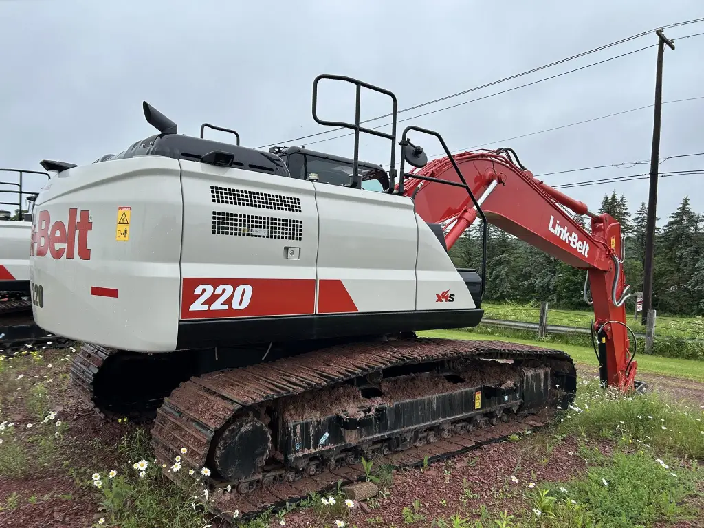 حفار LINK-BELT للبيع في الجيزة,  LINK-BELT 220 موديل 2020 تواجد الجيزة, أفضل موقع لبيع الشاحنات والمعدات الثقيلة في مصر