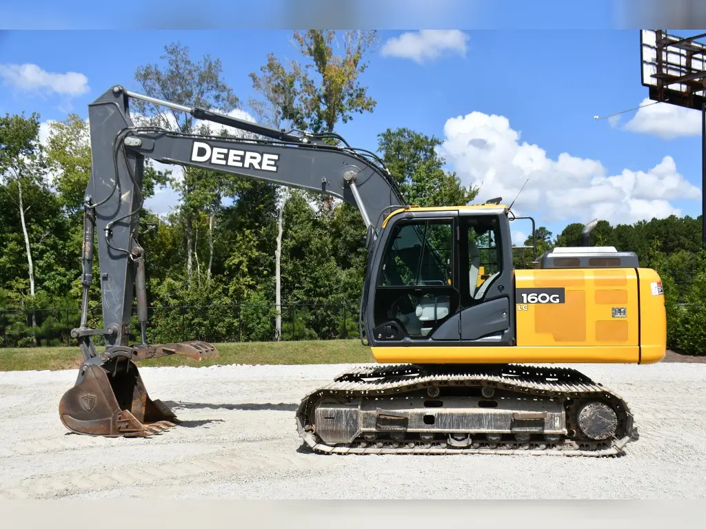 حفار DEERE للبيع في الجيزة,  DEERE 160Gs موديل 2020 تواجد الجيزة, أفضل موقع لبيع الشاحنات والمعدات الثقيلة في مصر