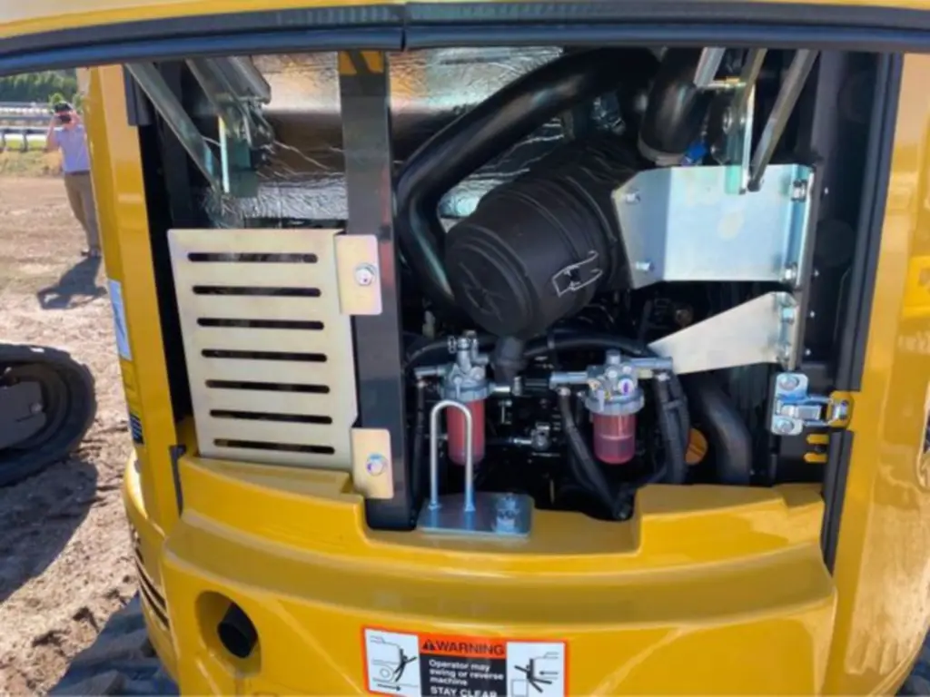 حفار John Deere للبيع في الجيزة,  John Deere 26 موديل 2025 تواجد الجيزة, أفضل موقع لبيع الشاحنات والمعدات الثقيلة في مصر