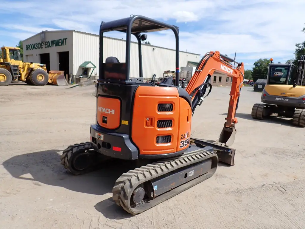 حفار HITACHI للبيع في الجيزة, HITACHI ZX35U-5Ns موديل 2021 تواجد الجيزة, أفضل موقع لبيع الشاحنات والمعدات الثقيلة في مصر