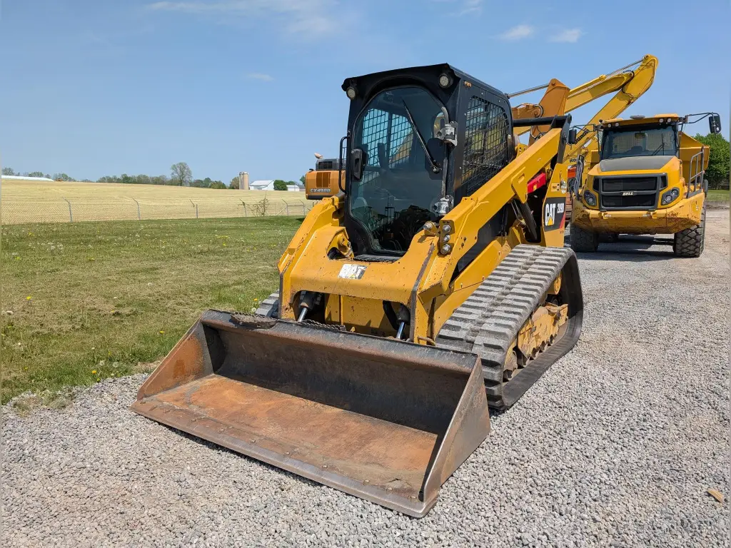 بوبكات,سكيد لودر CATERPILLAR للبيع في المنصورة, CATERPILLAR 289Ds موديل 2019 تواجد المنصورة, أفضل موقع لبيع الشاحنات والمعدات الثقيلة في مصر
