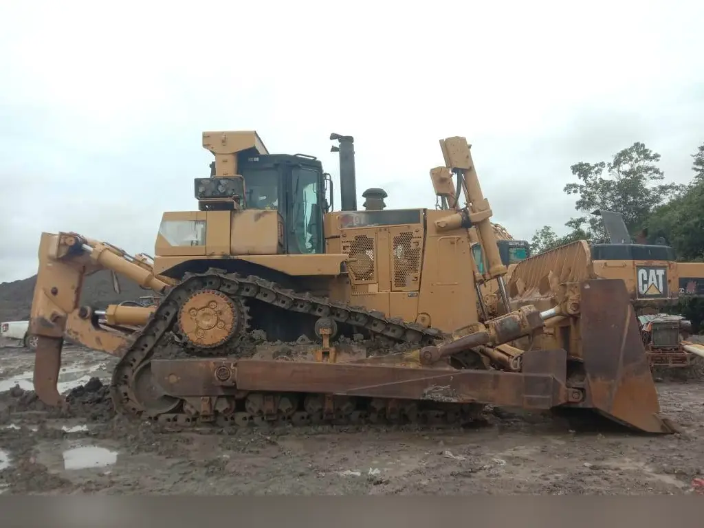 CATERPILLAR bulldozer for sale in Assiut, CATERPILLAR D10Ts model 2011 available in Assiut, the best site for selling trucks and heavy equipment in Egypt