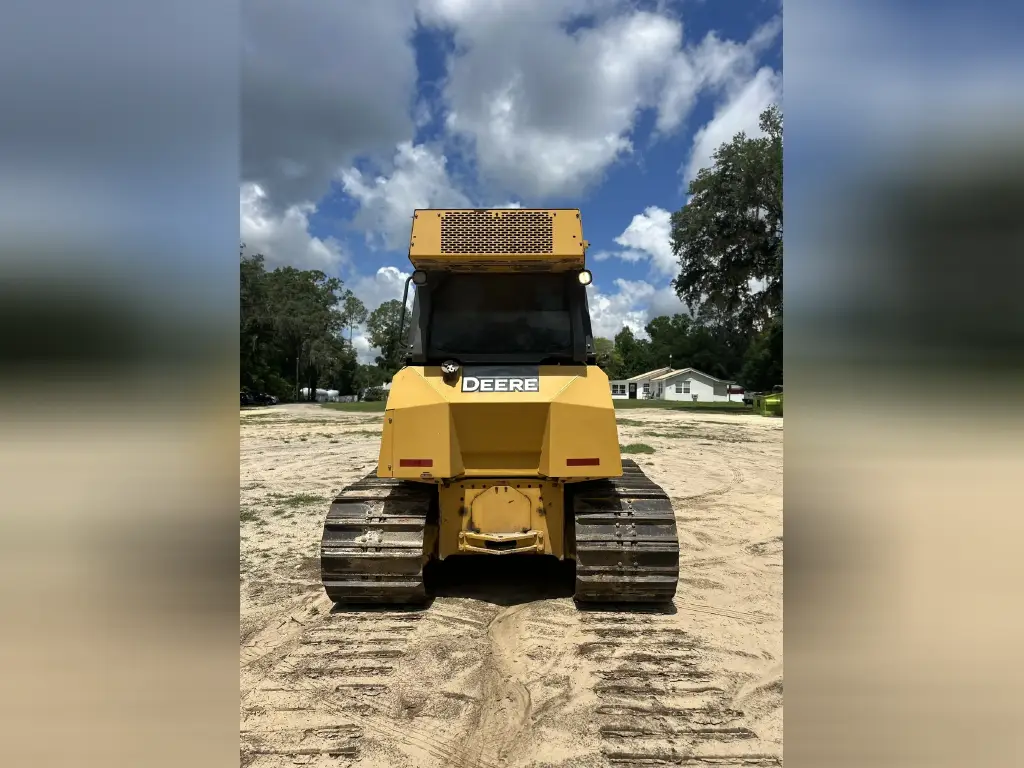 بلدوزر DEERE للبيع في القاهرة, DEERE 650K موديل 2017 تواجد القاهرة, أفضل موقع لبيع الشاحنات والمعدات الثقيلة في مصر
