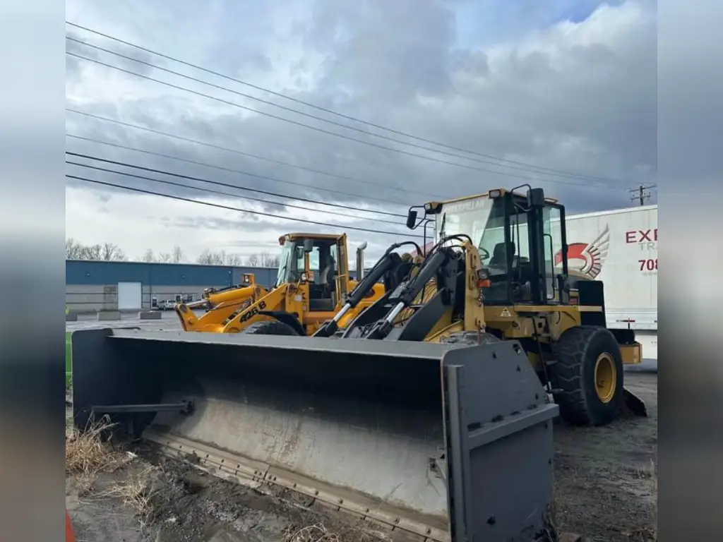 Caterpillar loader for sale in Cairo, Caterpillar IT38G, model 2006, located in Cairo, the best site for selling trucks and heavy equipment in Egypt