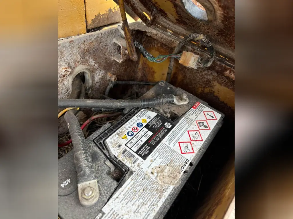 لودر Komatsu للبيع في القاهرة, Komatsu WA470s موديل 1991 تواجد القاهرة, أفضل موقع لبيع الشاحنات والمعدات الثقيلة في مصر