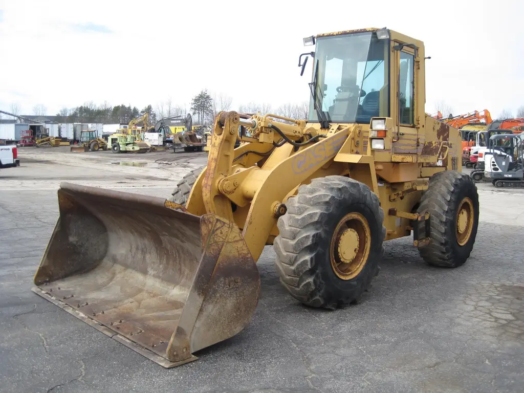 CASE loader for sale in Cairo, CASE 621Bs model 1995 available in Cairo, the best site for selling trucks and heavy equipment in Egypt
