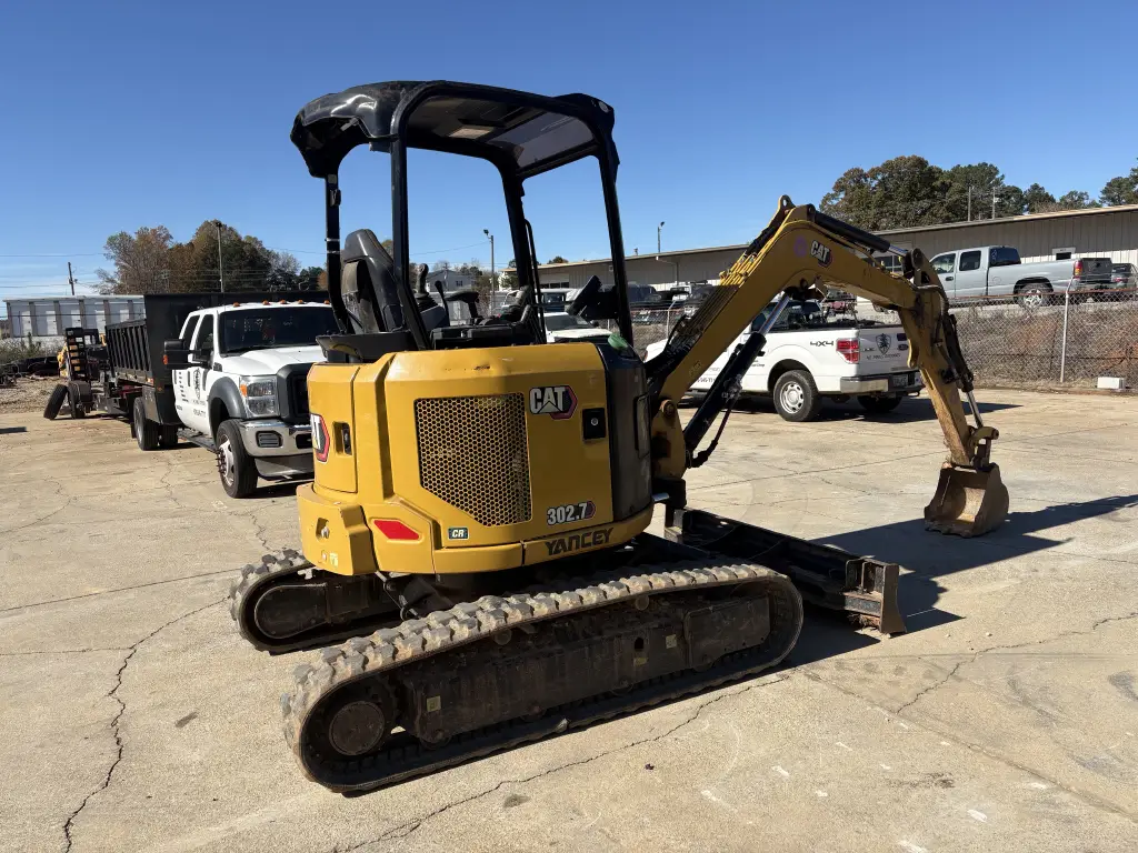 حفار CATERPILLAR للبيع في القاهرة, CATERPILLAR 302s موديل 2021 تواجد القاهرة, أفضل موقع لبيع الشاحنات والمعدات الثقيلة في مصر