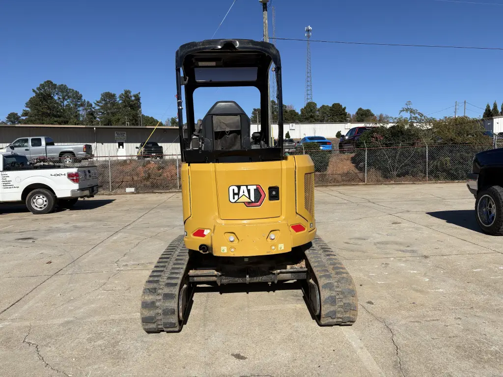 حفار CATERPILLAR للبيع في القاهرة, CATERPILLAR 302s موديل 2021 تواجد القاهرة, أفضل موقع لبيع الشاحنات والمعدات الثقيلة في مصر