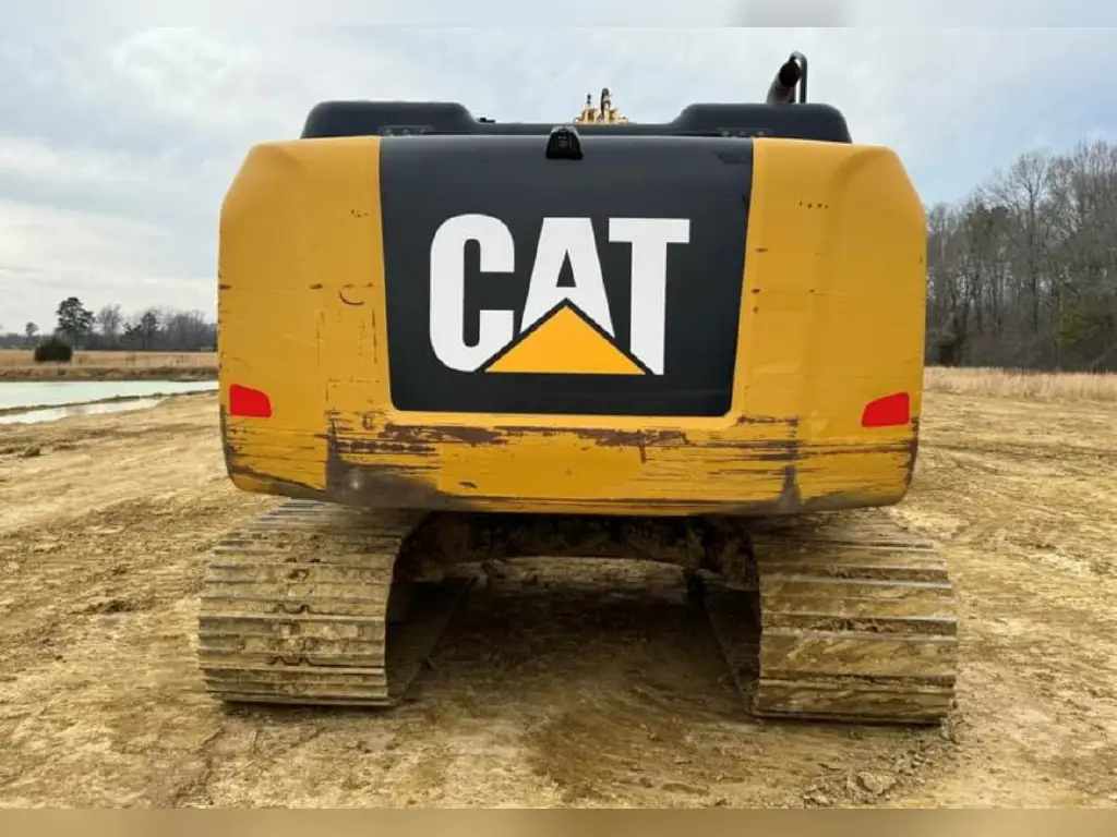 حفار CATERPILLAR للبيع في القاهرة, CATERPILLAR 320EL موديل 2008 تواجد القاهرة, أفضل موقع لبيع الشاحنات والمعدات الثقيلة في مصر