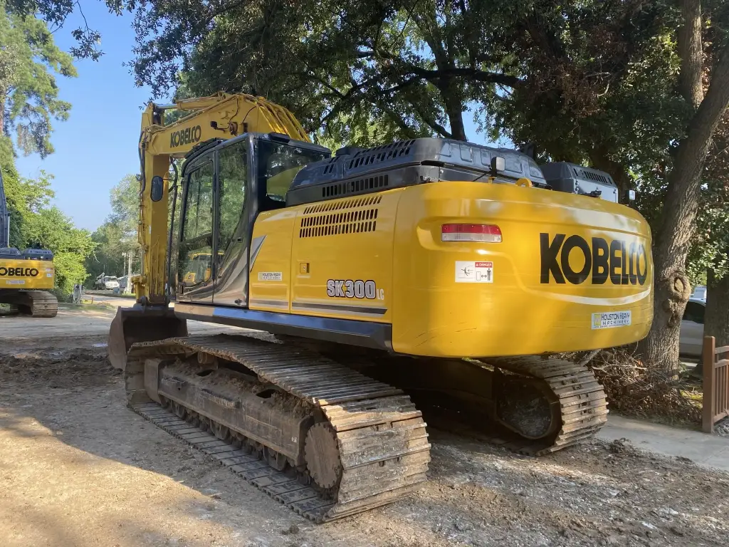 حفار KOBELCO للبيع في القاهرة, KOBELCO 349FLs موديل 2018 تواجد القاهرة, أفضل موقع لبيع الشاحنات والمعدات الثقيلة في مصر