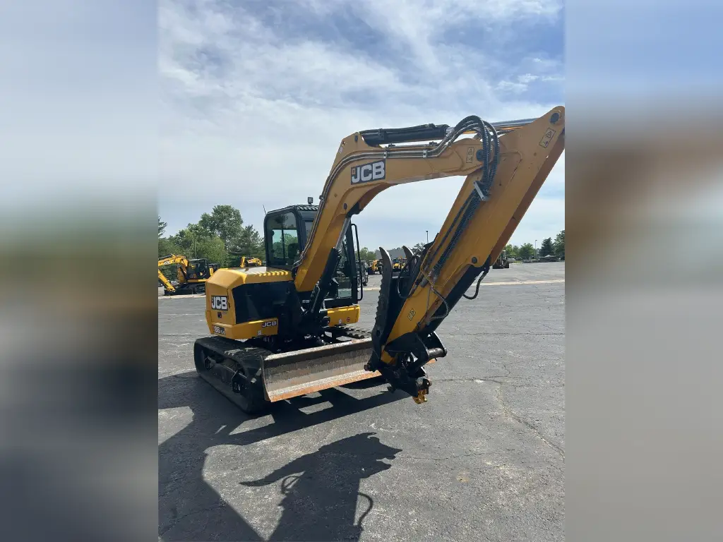 حفار JCB للبيع في المنصورة, JCB 86C موديل 2022 تواجد المنصورة, أفضل موقع لبيع الشاحنات والمعدات الثقيلة في مصر