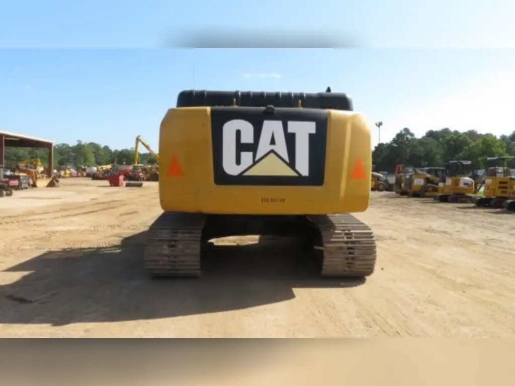 CATERPILLAR excavator for sale in Mansoura, CATERPILLAR 326FLs model 2016 located in Mansoura, the best site for selling trucks and heavy equipment in Egypt