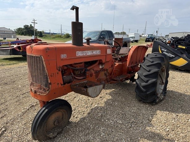 CHALMERS tractor for sale in Cairo, CHALMERS D17 model 1966 located in Cairo, the best site for selling trucks and heavy equipment in Egypt