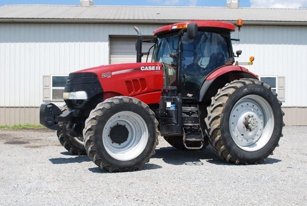 CASE tractor for sale in Cairo, CASE 200 model 2015 located in Cairo, the best site for selling trucks and heavy equipment in Egypt