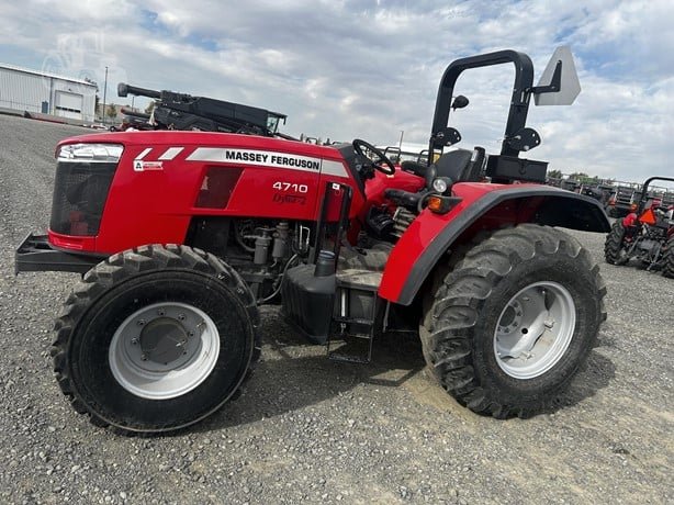 MASSEY FERGUSON tractor for sale in Cairo, MASSEY FERGUSON 4710 model 2022 located in Cairo, the best site for selling trucks and heavy equipment in Egypt