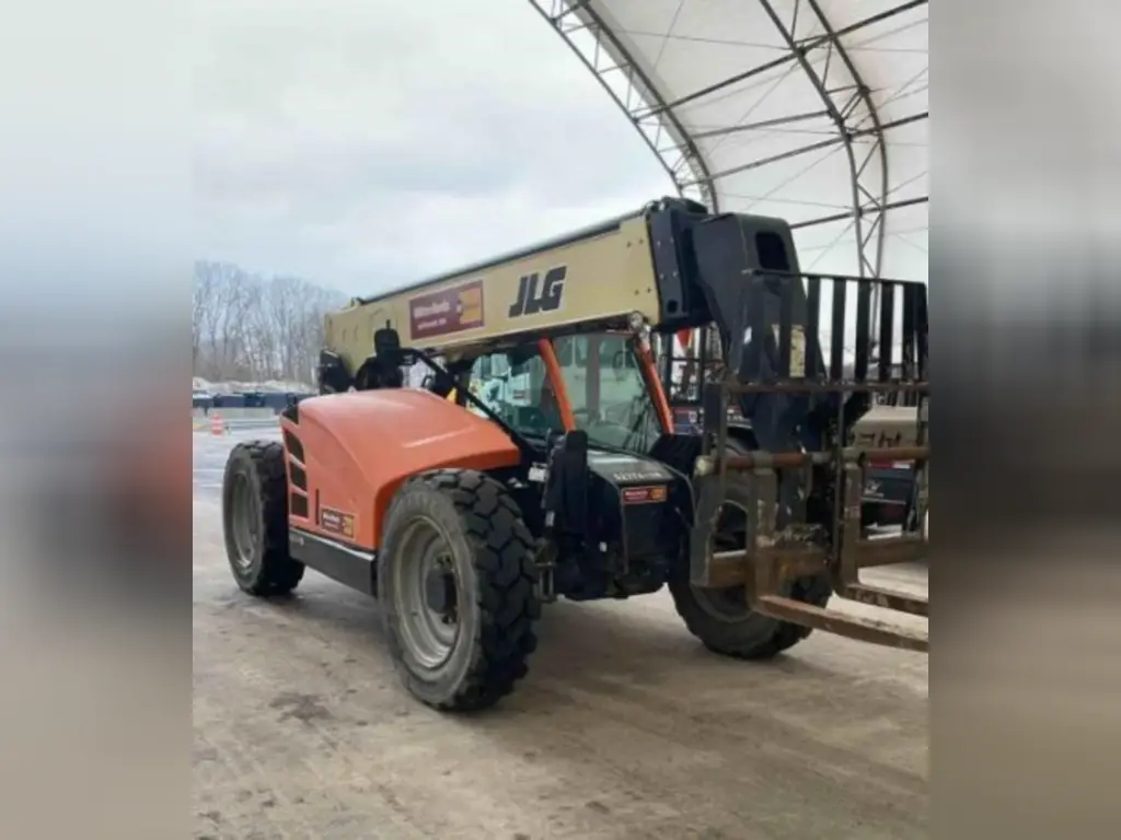 رافعة تلسكوبية JLG للبيع في القاهرة, JLG 642 موديل 2016 تواجد القاهرة, أفضل موقع لبيع الشاحنات والمعدات الثقيلة في مصر