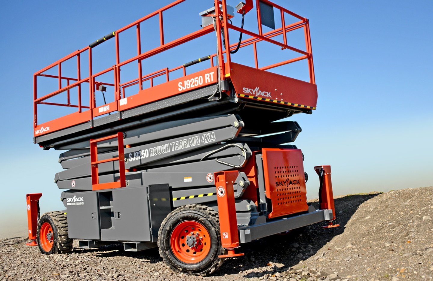 SKYJACK scissor lift for sale in Mansoura, SKYJACK SJ9250RTs, 2002 model, located in Mansoura, the best site for selling trucks and heavy equipment in Egypt