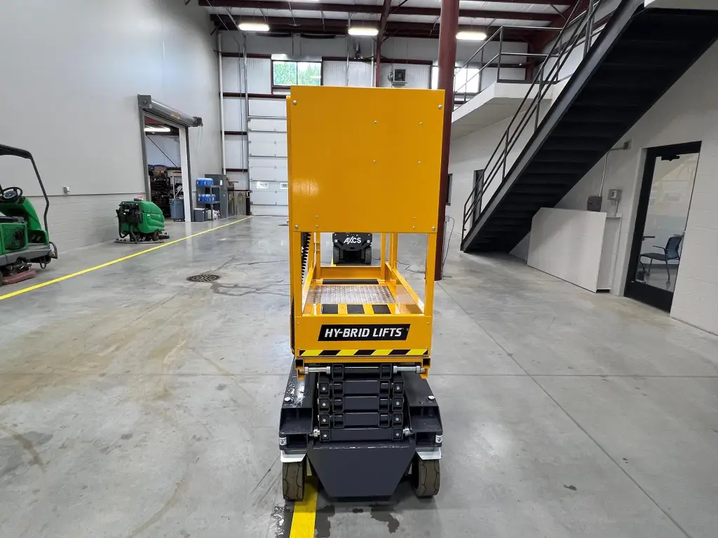 رافعة مقصية HY-BRID للبيع في المنصورة, HY-BRID 1930 موديل 2025 تواجد المنصورة, أفضل موقع لبيع الشاحنات والمعدات الثقيلة في مصر