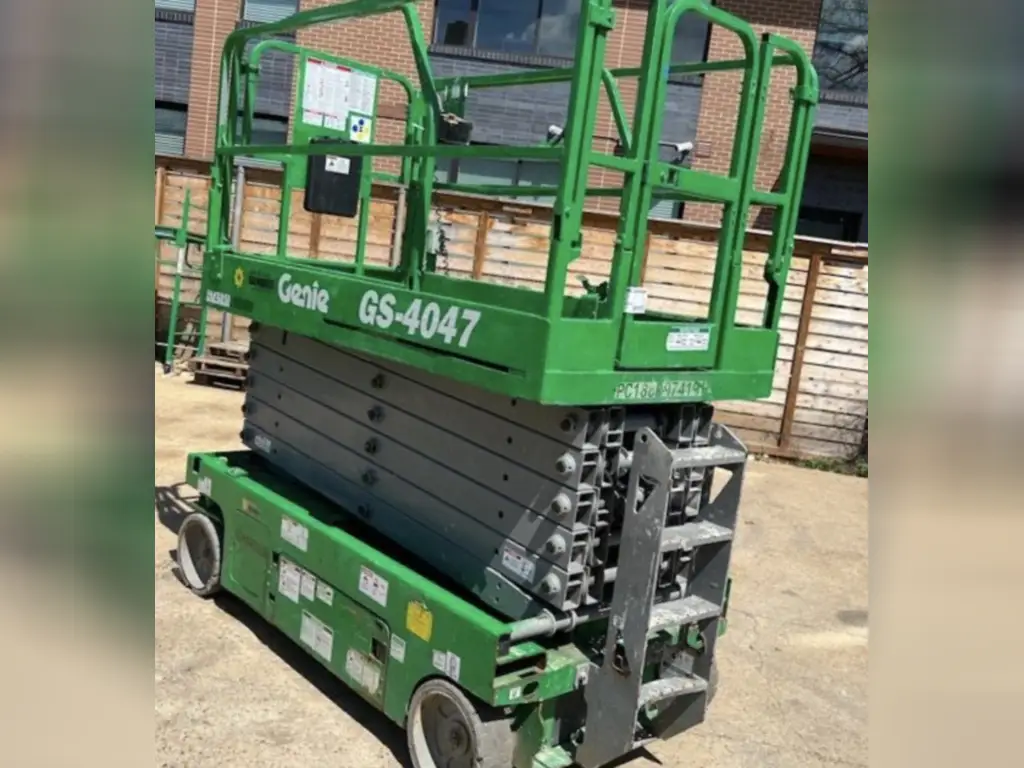 GENIE scissor lift for sale in Mansoura, GENIE 4047s model 2025 available in Mansoura, the best site for selling trucks and heavy equipment in Egypt