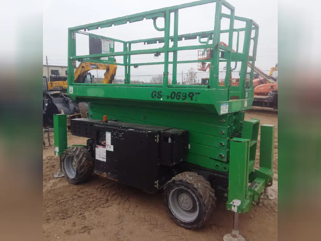 Genie scissor lift for sale in Mansoura, Genie GS4069RTs 2016 model available in Mansoura, the best site for selling trucks and heavy equipment in Egypt